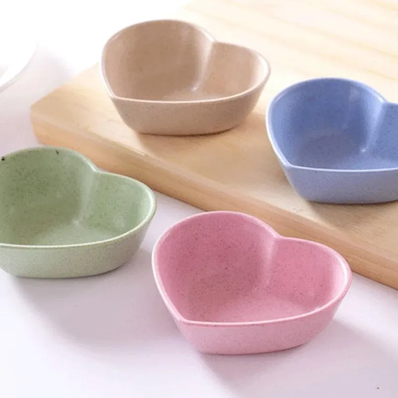Color: Red - n.Mini Cute Love Heart Shape Wheat Straw Bowl Vinegar Seasoning Solid Soybean Dish Sauce Salt Snack Small Plate Kitchen Supplies