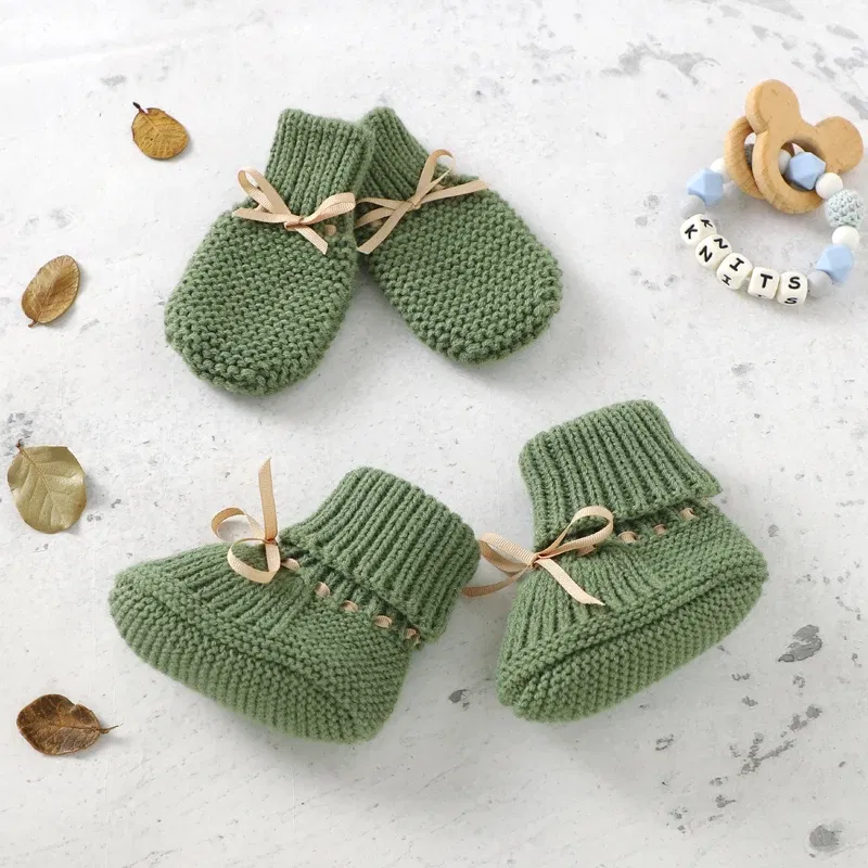 Color: Beige, Baby Age: 0-6 Months - Baby Shoes + Gloves Set Knit Newborn Girls Boys Boots Mitten Fashion Butterfly-knot Toddler Infant Slip-On Bed Shoes Hand Made