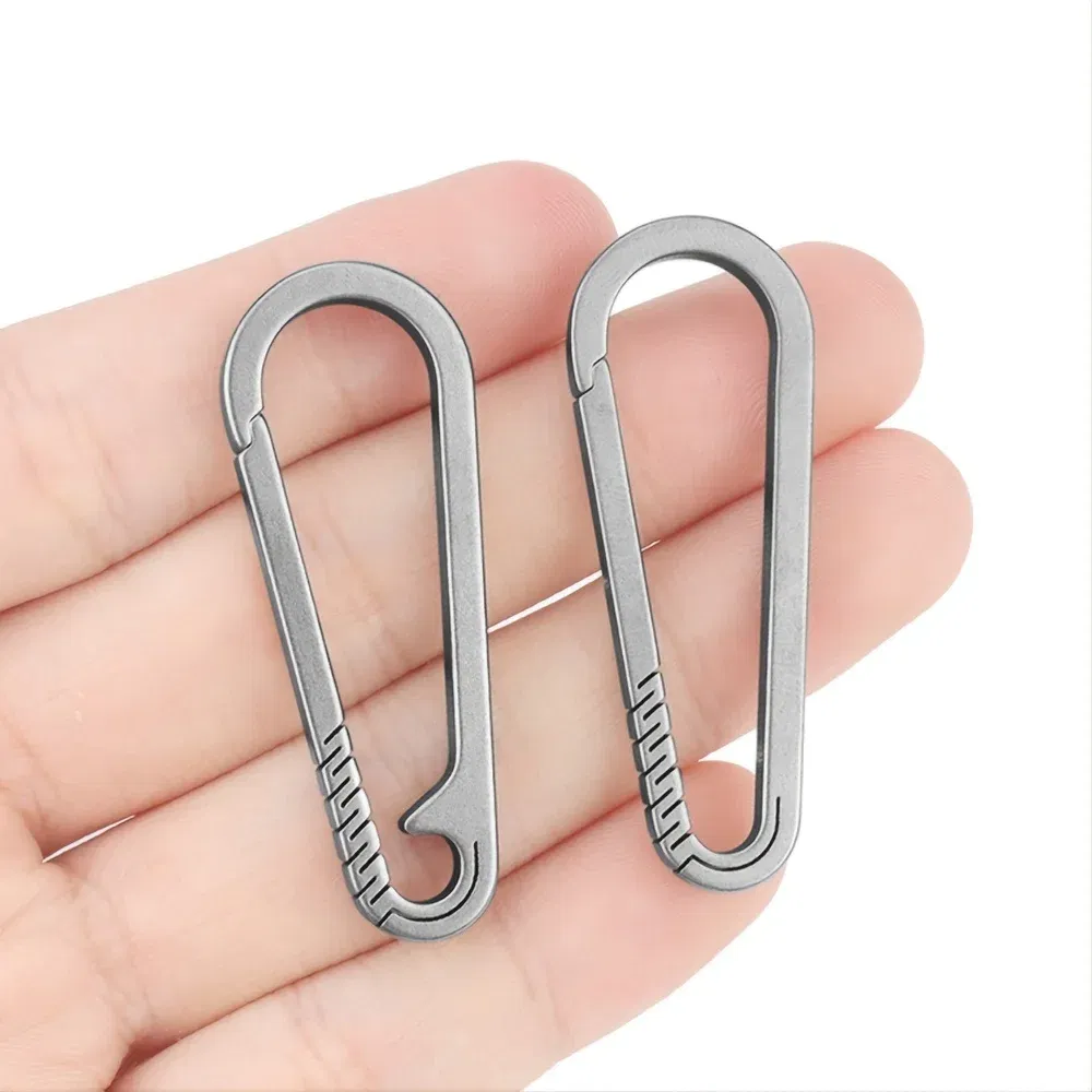 Color: Pink - High-End Titanium Keychain Men Car Key Chain Key Ring Ultra Lightweight EDC Carabiner Key Holder Outdoor Hiking Buckle Tool Gift