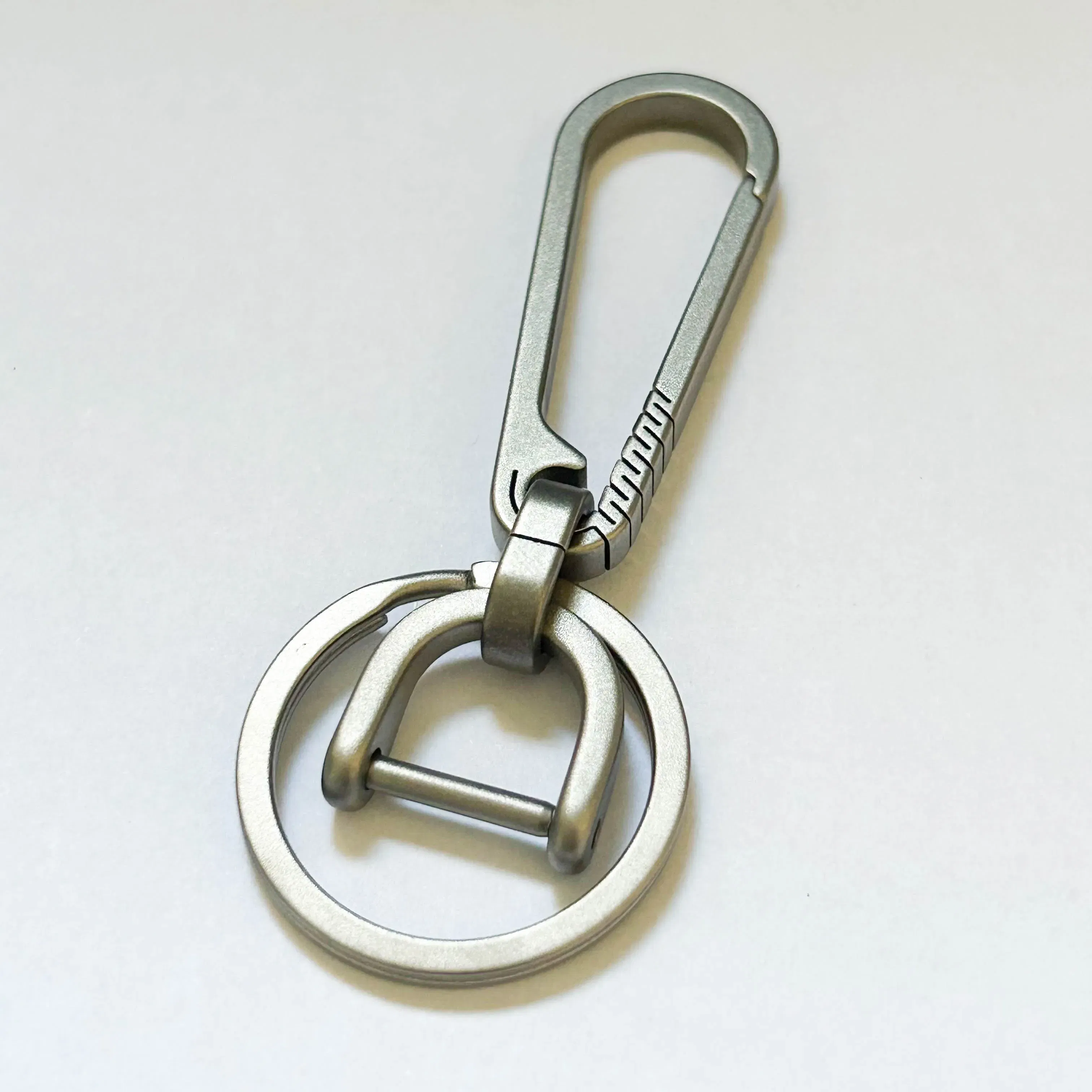 Color: Pink - High-End Titanium Keychain Men Car Key Chain Key Ring Ultra Lightweight EDC Carabiner Key Holder Outdoor Hiking Buckle Tool Gift