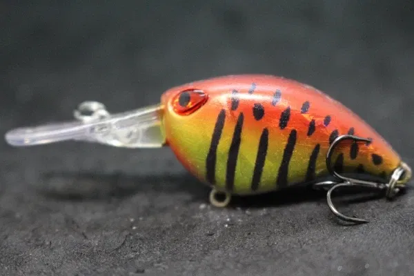 Color: Burgundy - wLure Crankbait Wobble Fishing Lure 6cm 5g Deep Diving Tight Action Fresh Water Hard Bait Floating 8# Hooks Insect Bait C770