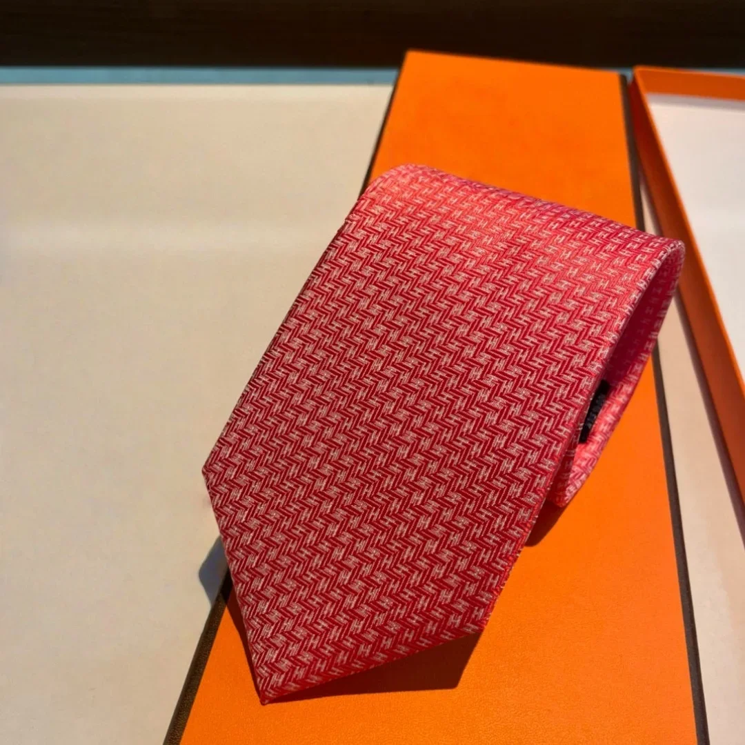 Color: WHITE - Luxury Counter Series Plaid Tie Master-grade Silk Weaving, Suitable for All Occasions Men's Business Tie Bow Tie