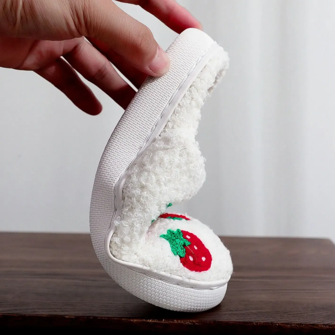 Color: WHITE, Shoe Size: 44 - Winter home furnishings small fresh seven strawberry cotton slippers non-slip thick bottom wear-resistant cotton slippers