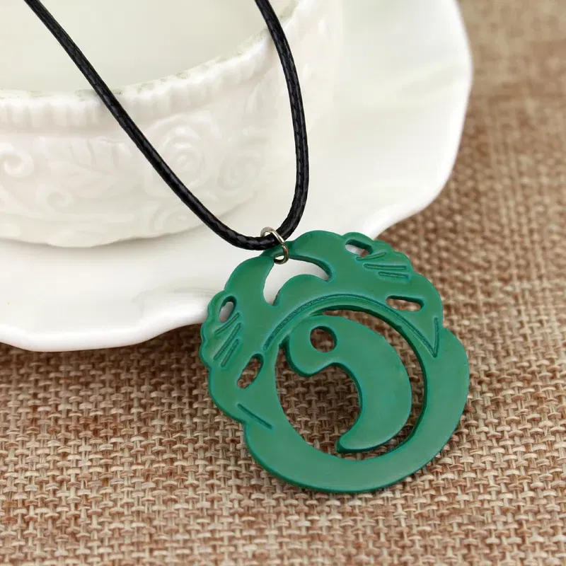 Tomb Raider Green Pendant Necklaces Lara Croft Adjustable Long Rope Chain Wome Men Necklace Jewelry Accessories Gift For Friend