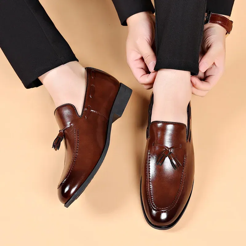 Color: Beige, Shoe Size: 44 - Mens Dress Shoes Designer 2024 New Business Shoes Slip on Men Leather Shoes Pointed Toe Business Casual Man Zapatos Para Hombres