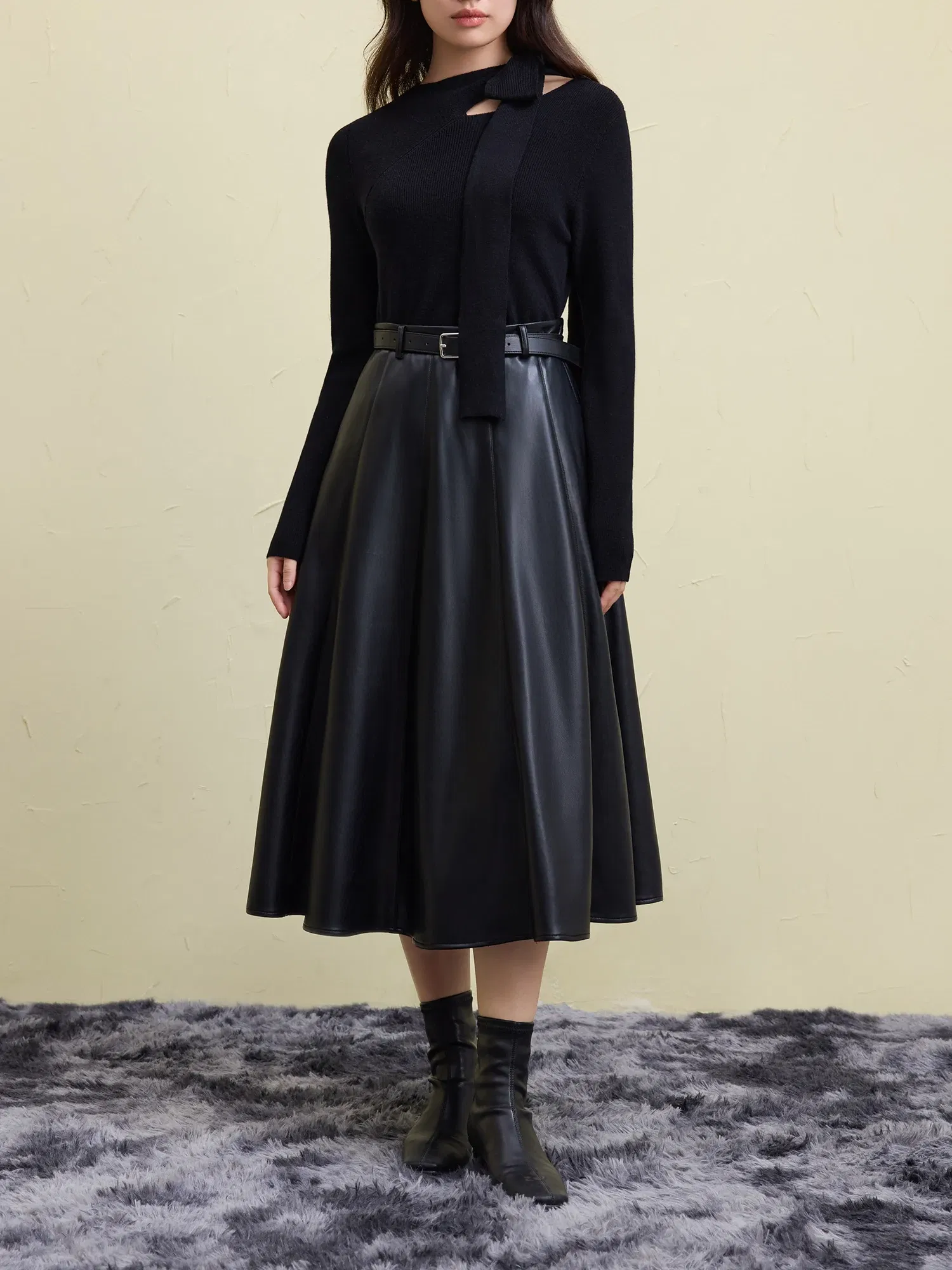 Color: black, Size: L - DUSHU Office Lady Plus Size Women's Simple Versatile Leather Half Skirt 2024 Winter New Fashionable A-line Skirt 24DS84495