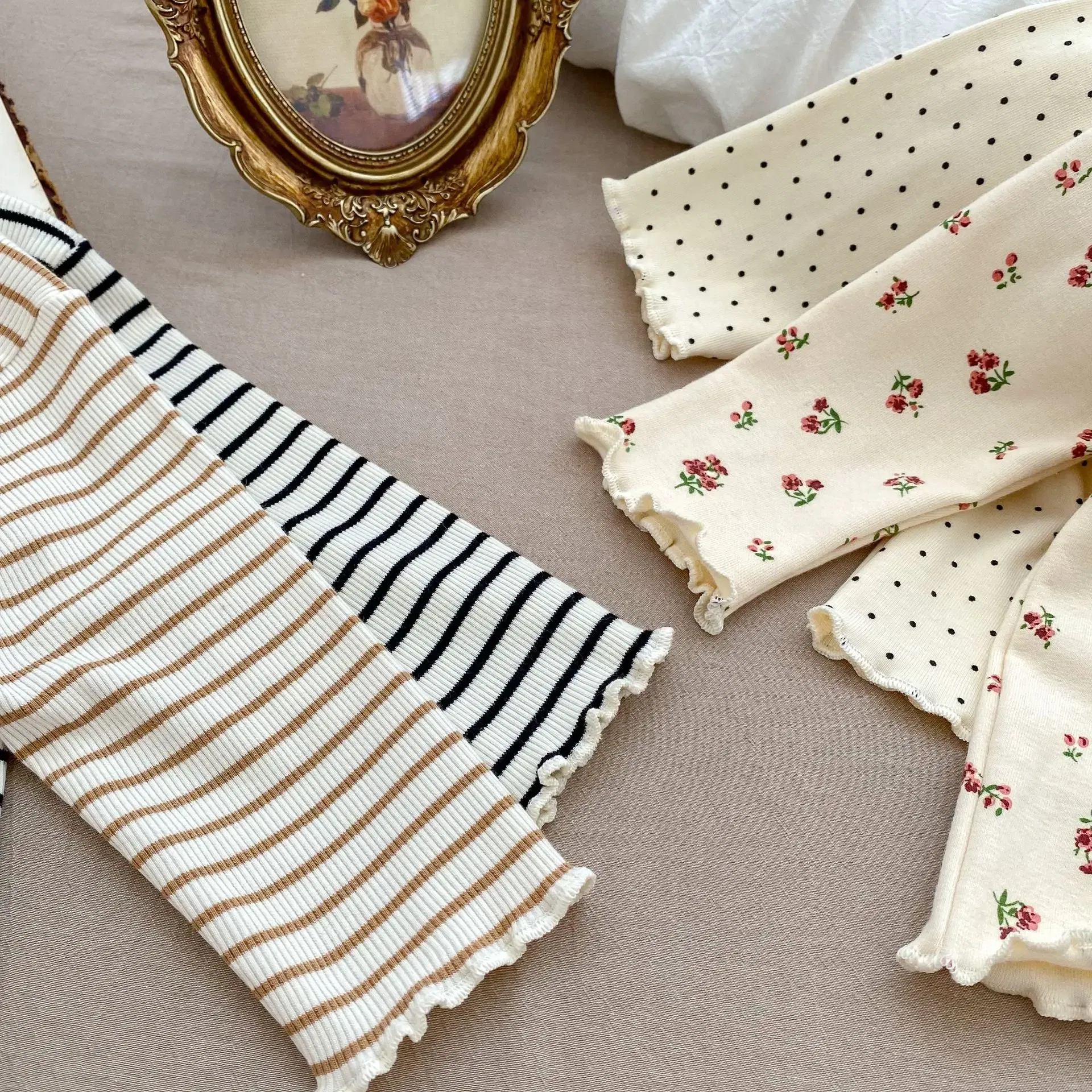 Color: Brown, Kid Size: 4T - New Baby Long Sleeve T Shirt Girls Cotton Casual Tees Infant Ruffled Versatile Shirts Kids Floral Striped Bottoming Tops