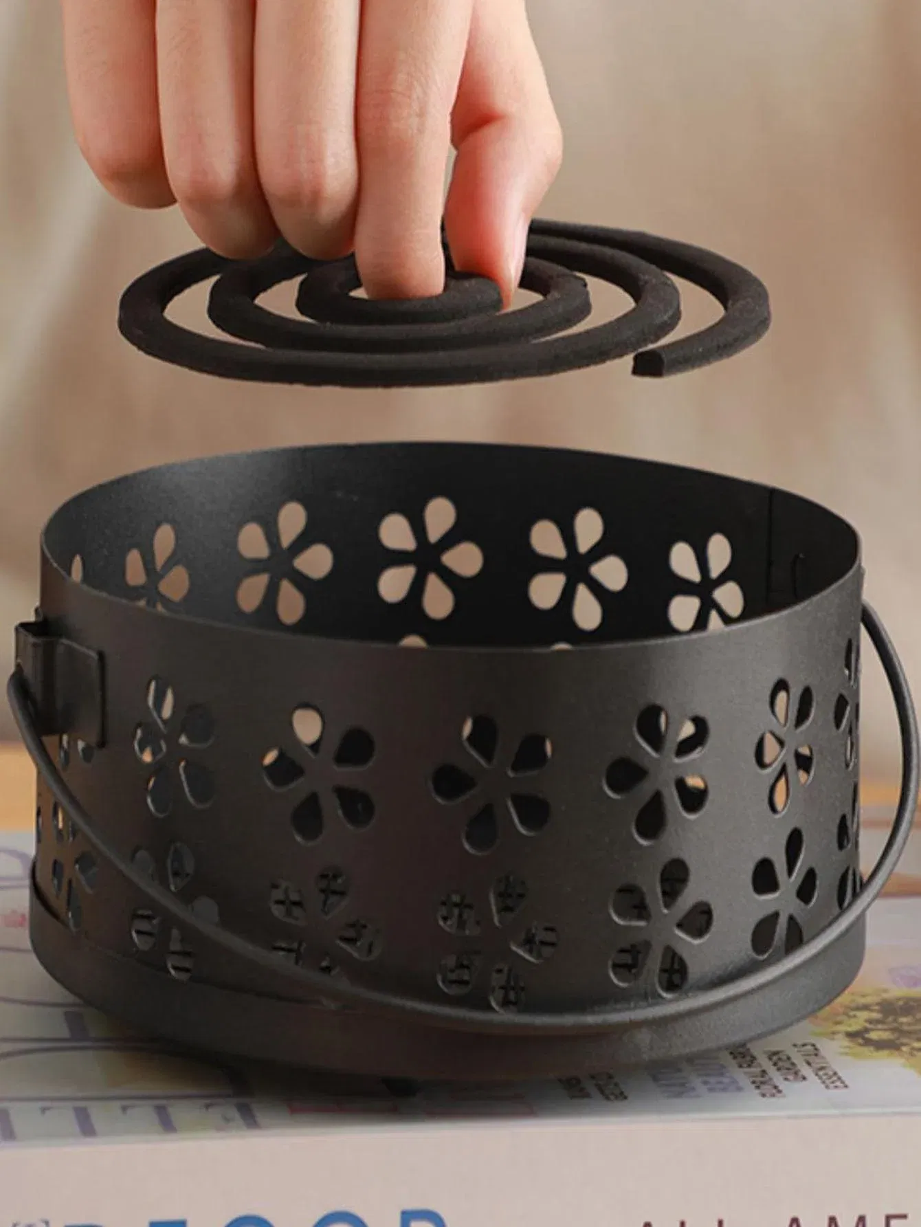 Color: Pink - Mosquito-repellent fireproof mosquito-repellent household with cover wrought iron sandalwood mosquito incense burner
