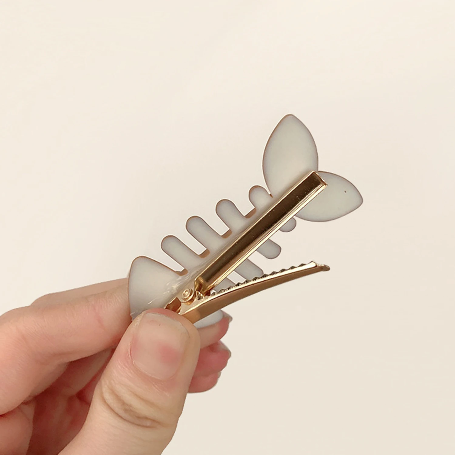 Color: WHITE - Simple Milk Tea Color Fishbone Hairpin Girl Cute Bangs Barrettes Sweet Side Hairgrips Temperament Duckbill Clip Hair Accessories