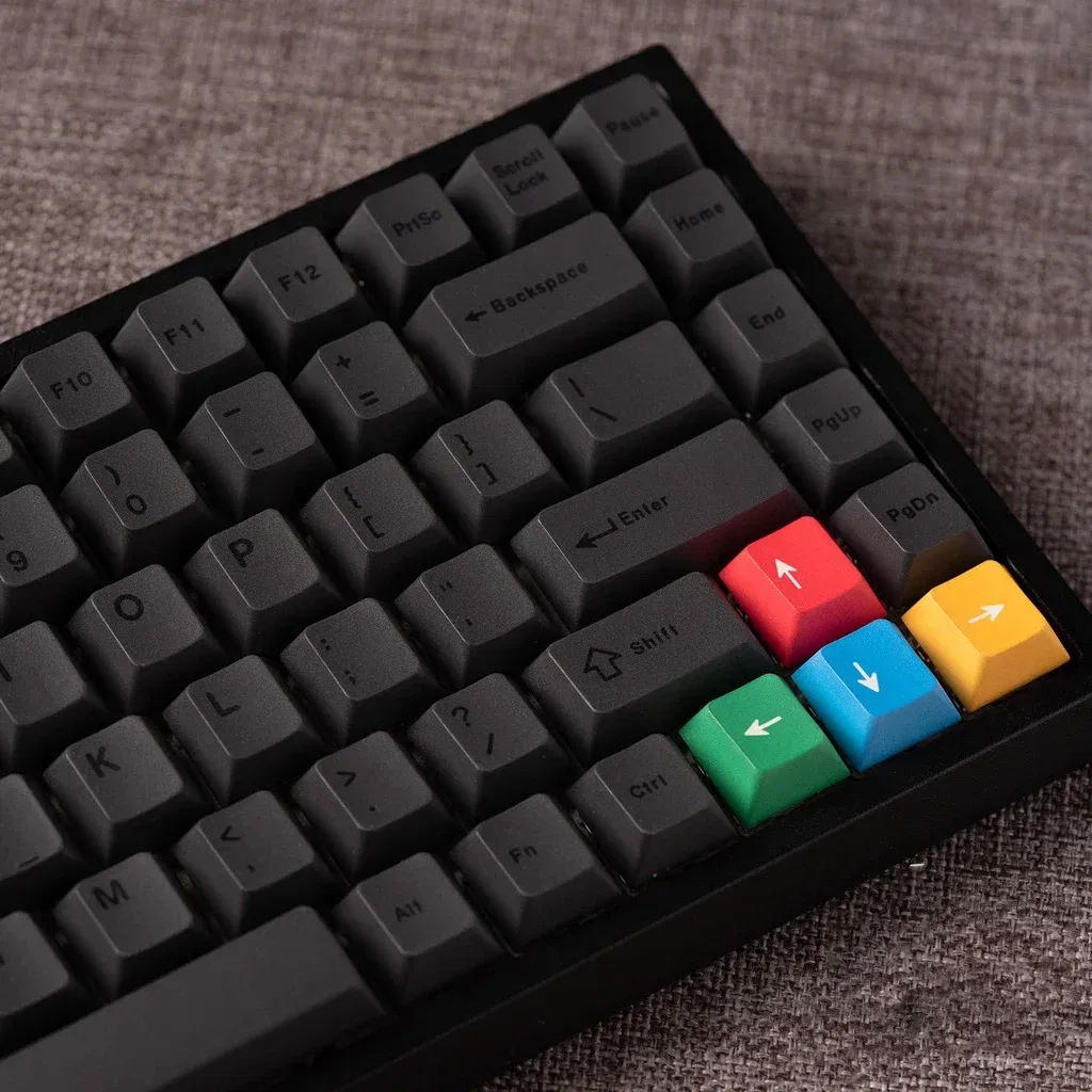 Color: Khaki - Minimalist Black keycaps PBT cherry profile 61/71/64/68/84/96/980/87/104 keycap set