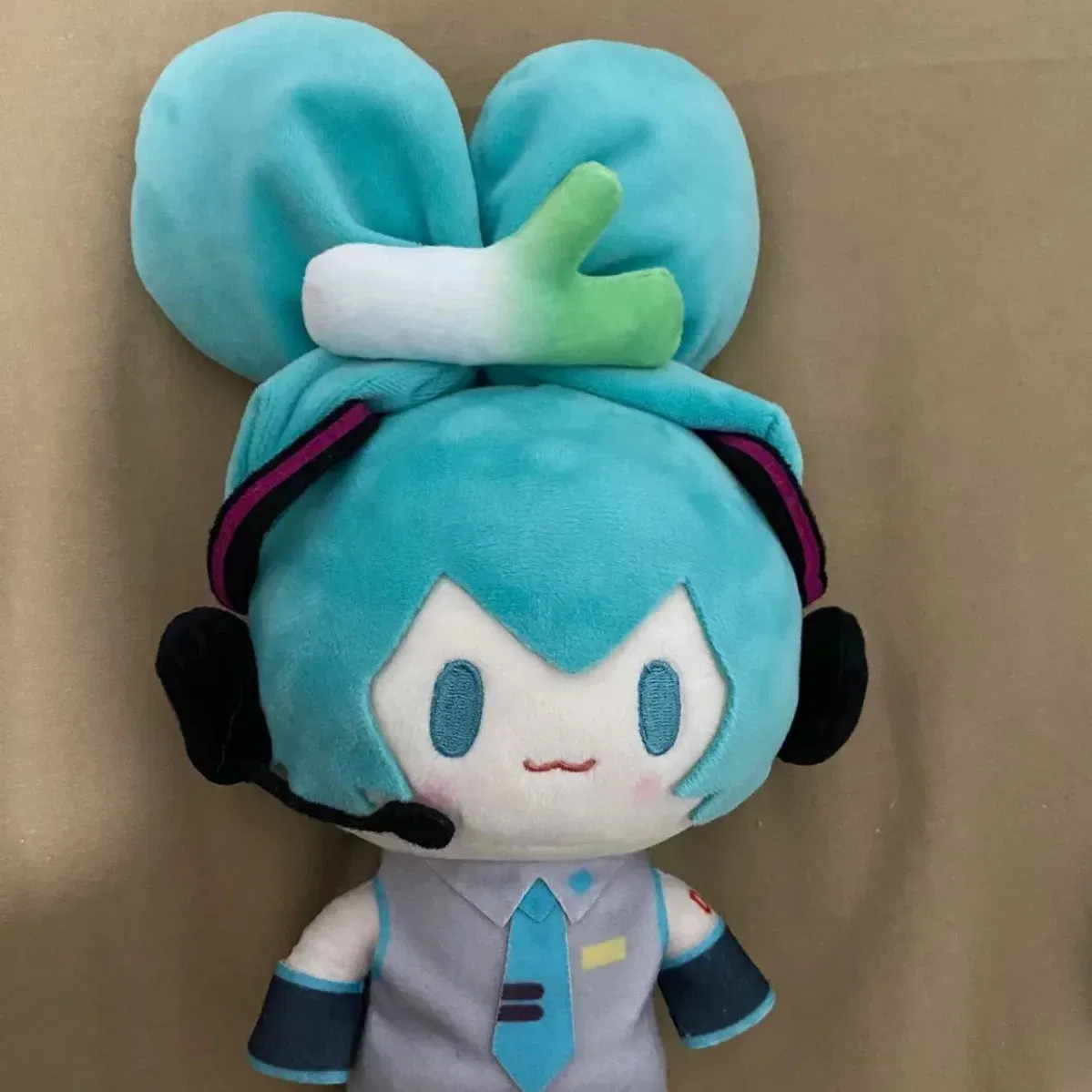 Color: WHITE - 15cm Hatsune Miku Kawaii Q Version Figure Plush Doll Anime Peripheral Plush Stuffed Toy Collection Model Ornament Toys Gifts