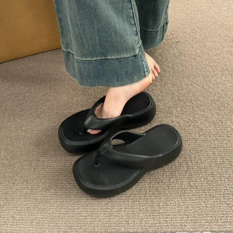 Color: black, Shoe Size: 37-38 - Casual Round Square Toe Women Flip-flops Innovative Desgin Soft-soled Outdoor Slippers Non-slip Lightweight Women's Sandals