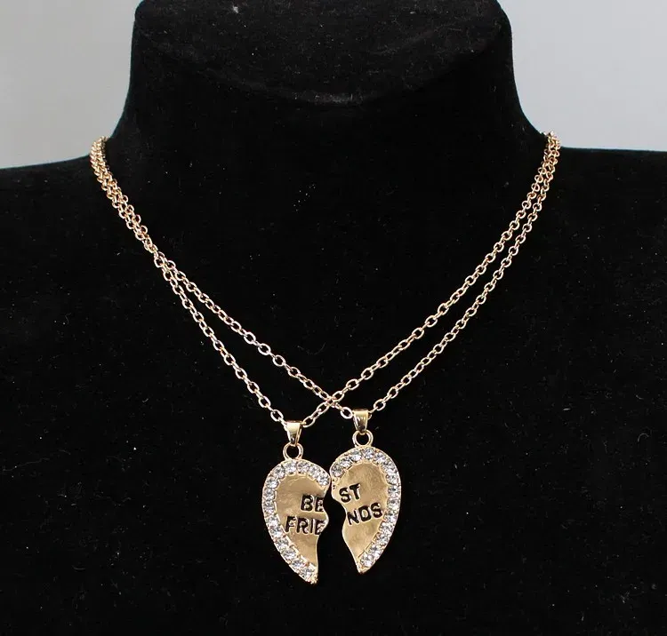 Metal Color: Gold-color - 2 Pcs/set Love English Pendant Alloy Ornaments Fashion Best Friends Heart Necklace Good Friends Choker Statement Necklace