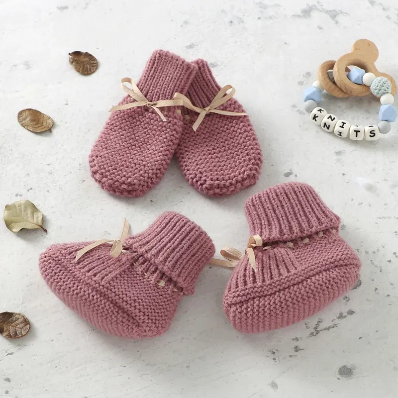 Color: army green, Baby Age: 19-24 Months - Baby Shoes + Gloves Set Knit Newborn Girls Boys Boots Mitten Fashion Butterfly-knot Toddler Infant Slip-On Bed Shoes Hand Made