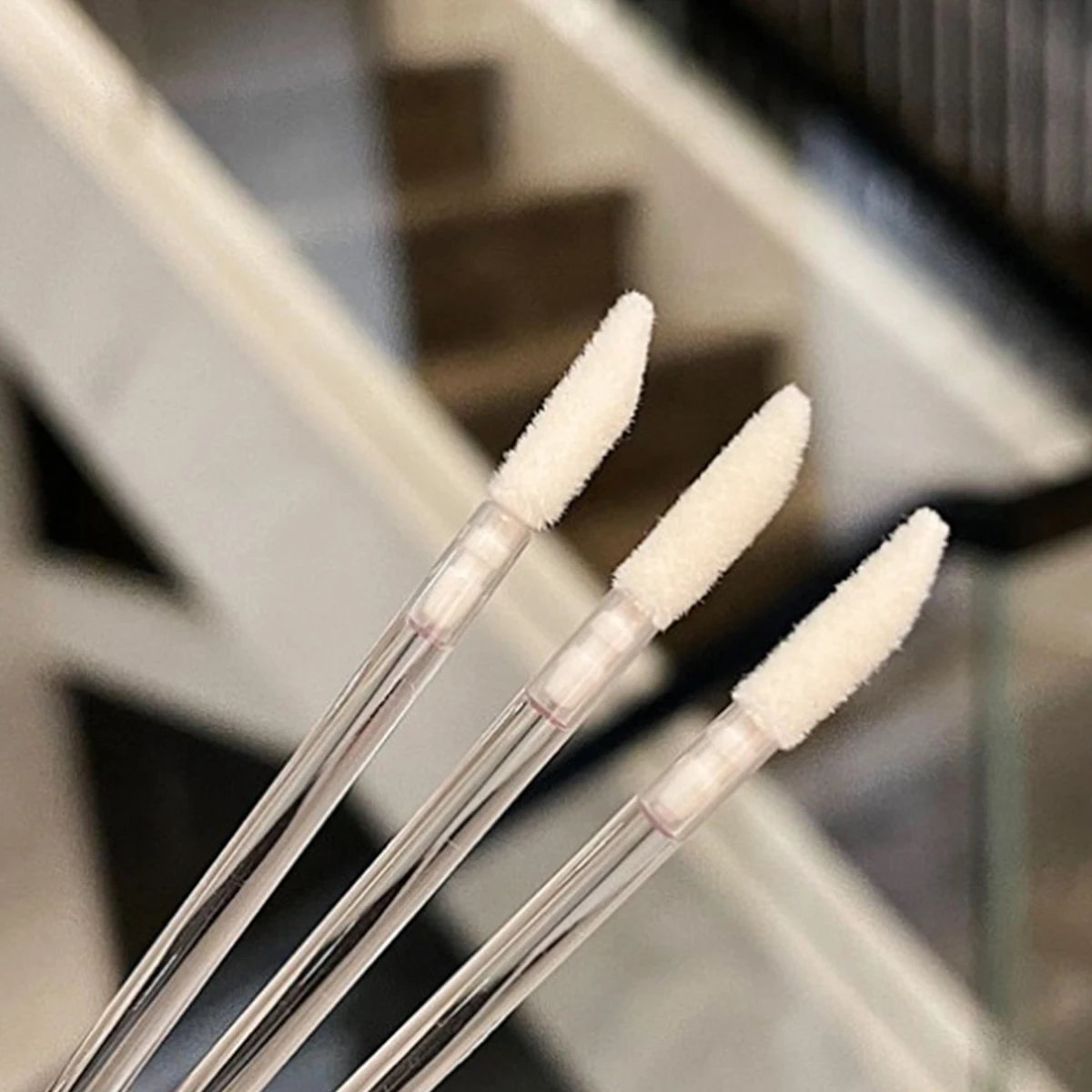 Handle Color: Pink - 100/300PCS Disposable Lip Brush Makeup Brushes Lipstick Applicator Wands Wholesale Eyelashes Extension Tool Beauty Accessories