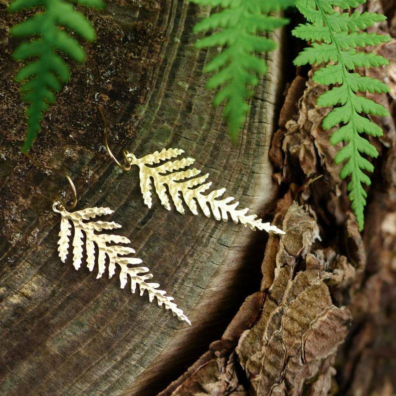 Women's Simple Leaf-shaped Earring