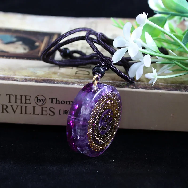 Fashion Unique Crystal Gravel Resin Necklace