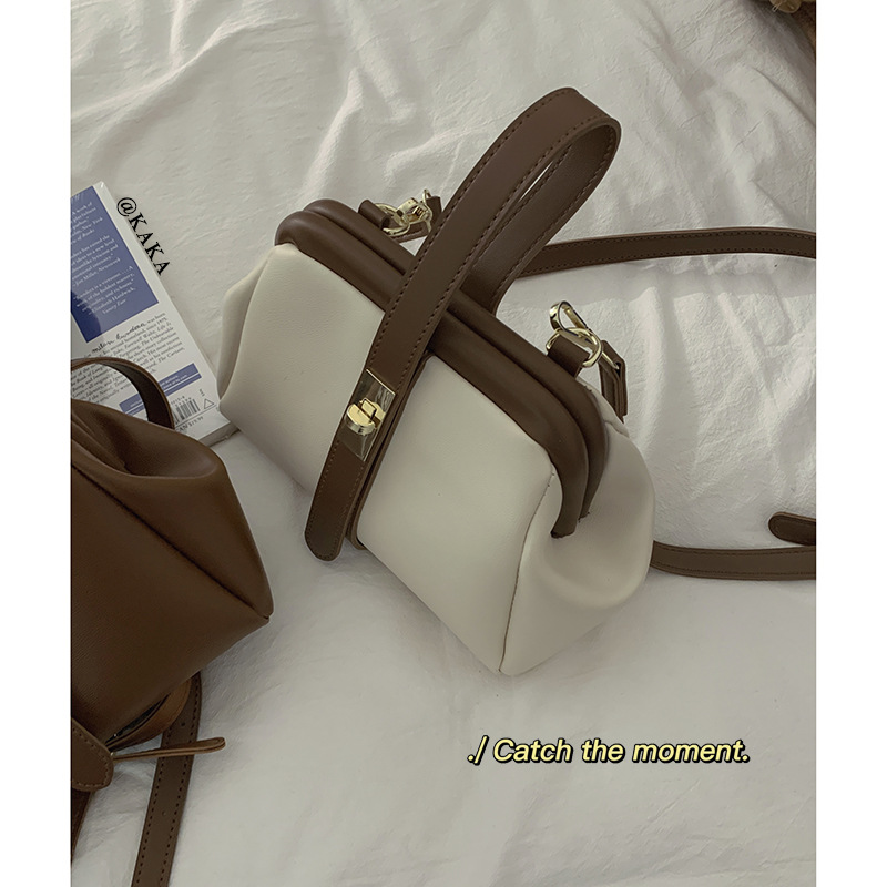 Fashion Retro Clipped Button All-match Messenger Bag