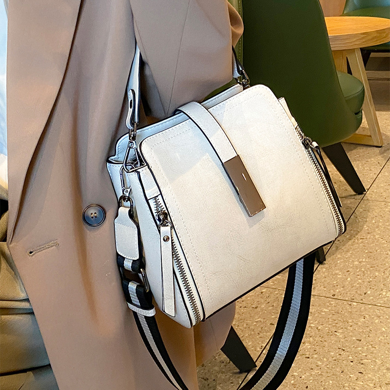 Genuine Leather Women's Fashion Portable Shoulder Commute Crossbody Bag