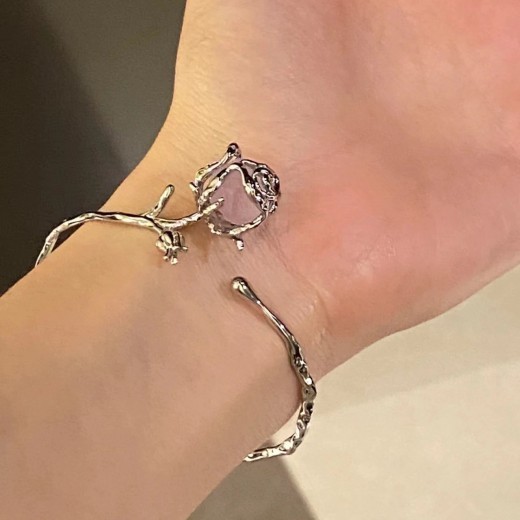 Light Luxury Fashion Rose Bracelet