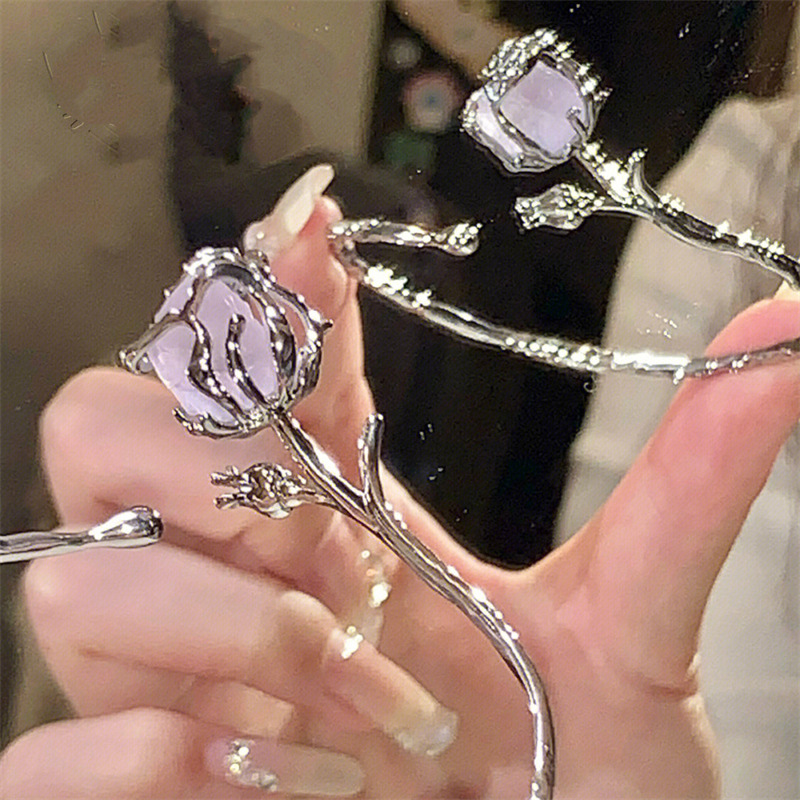 Light Luxury Fashion Rose Bracelet
