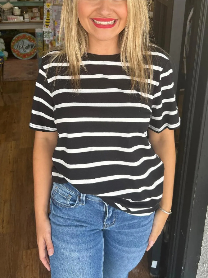 Fashion Striped Round Neck Short Sleeve T-shirt For Women