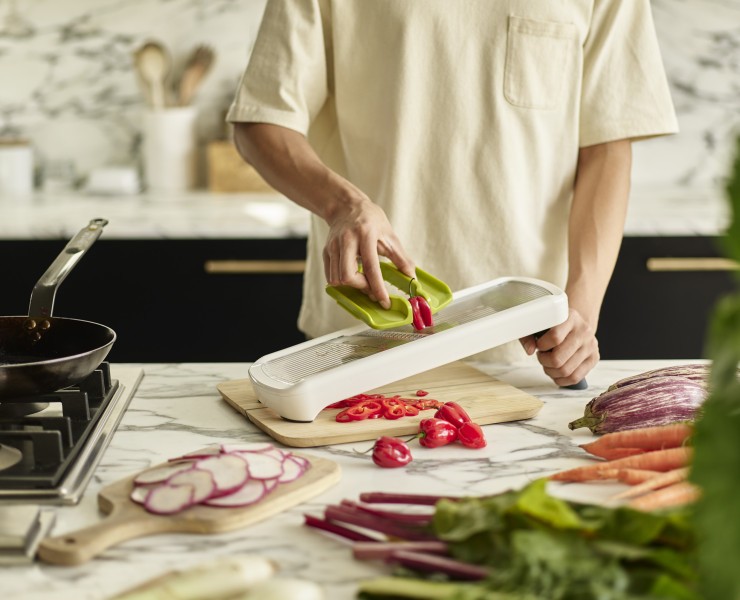 Multi-Grip Mandoline Plus - Joseph Joseph