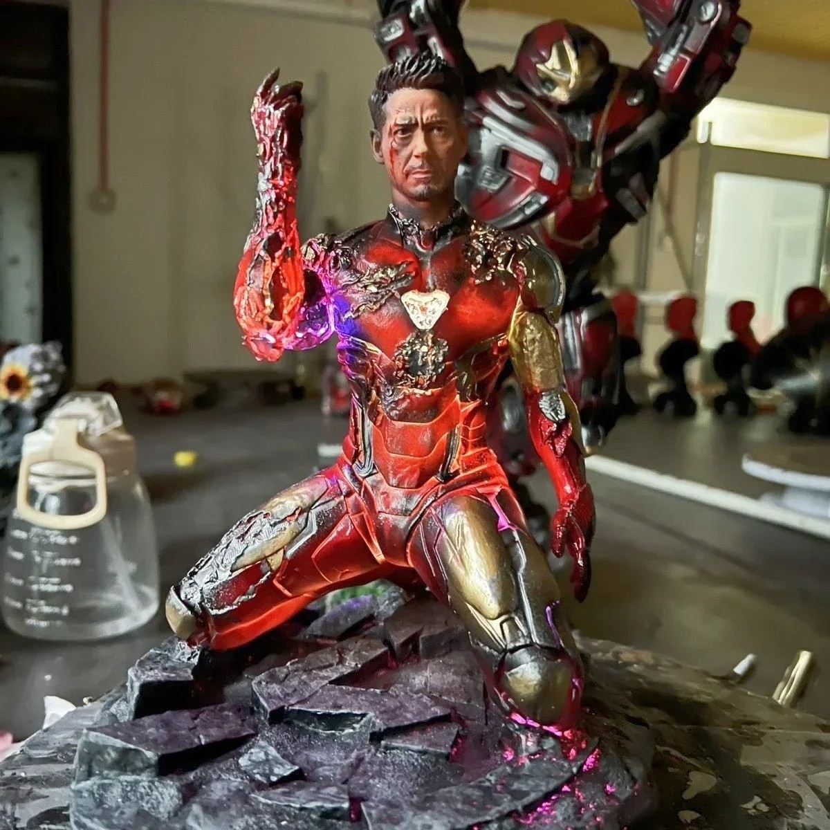 Iron Man Mk85 Snap Kneeling Statue  Avengers Endgame Anime Figure