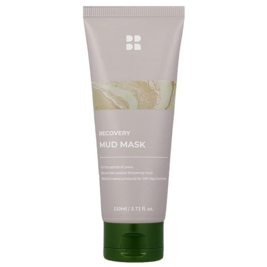 Clay Mask Apply To Clean Pores