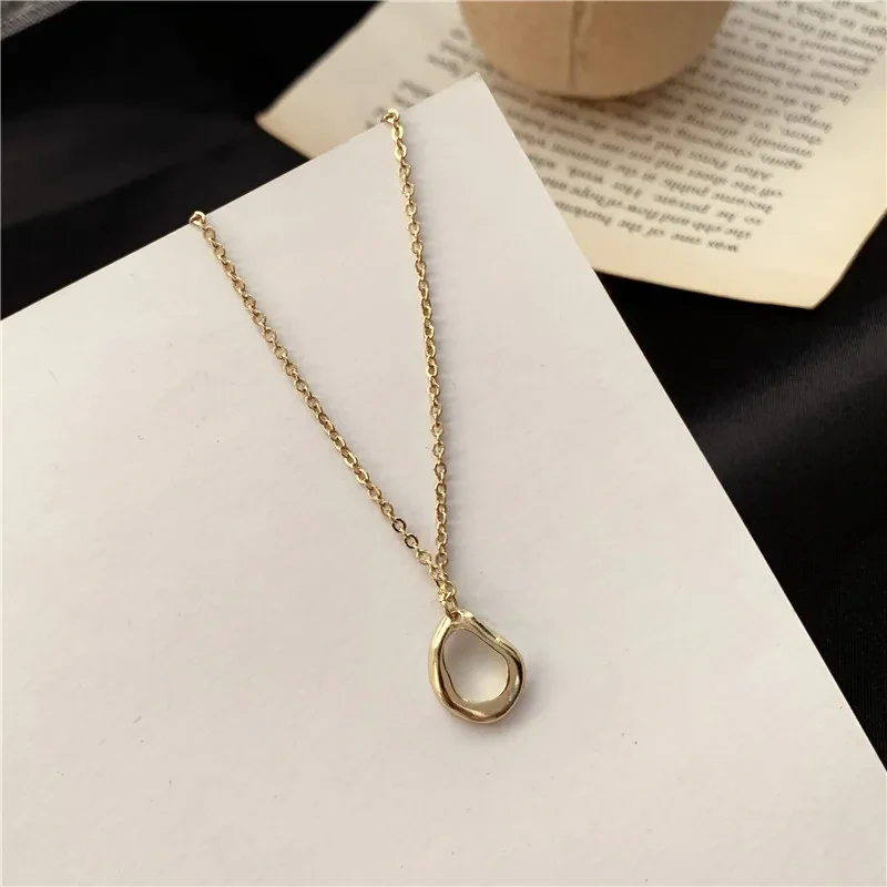 Design Feels Irregular Geometry Pendant Necklace