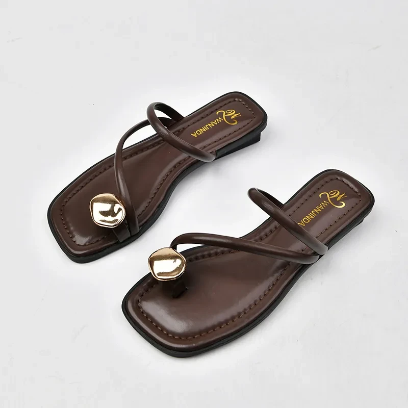 Women's Chunky Heel Small Golden Button Toe Covering Outdoor Slippers