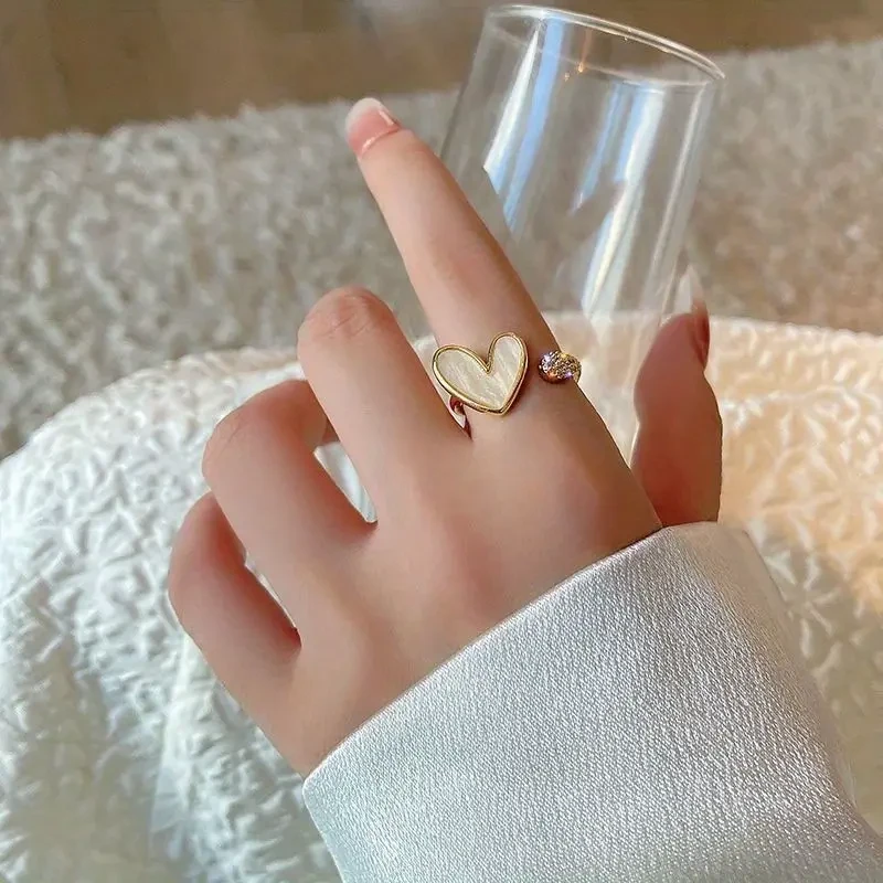 Chic Adjustable Love Heart Shell Ring: A Bold Statement of Style and Love
