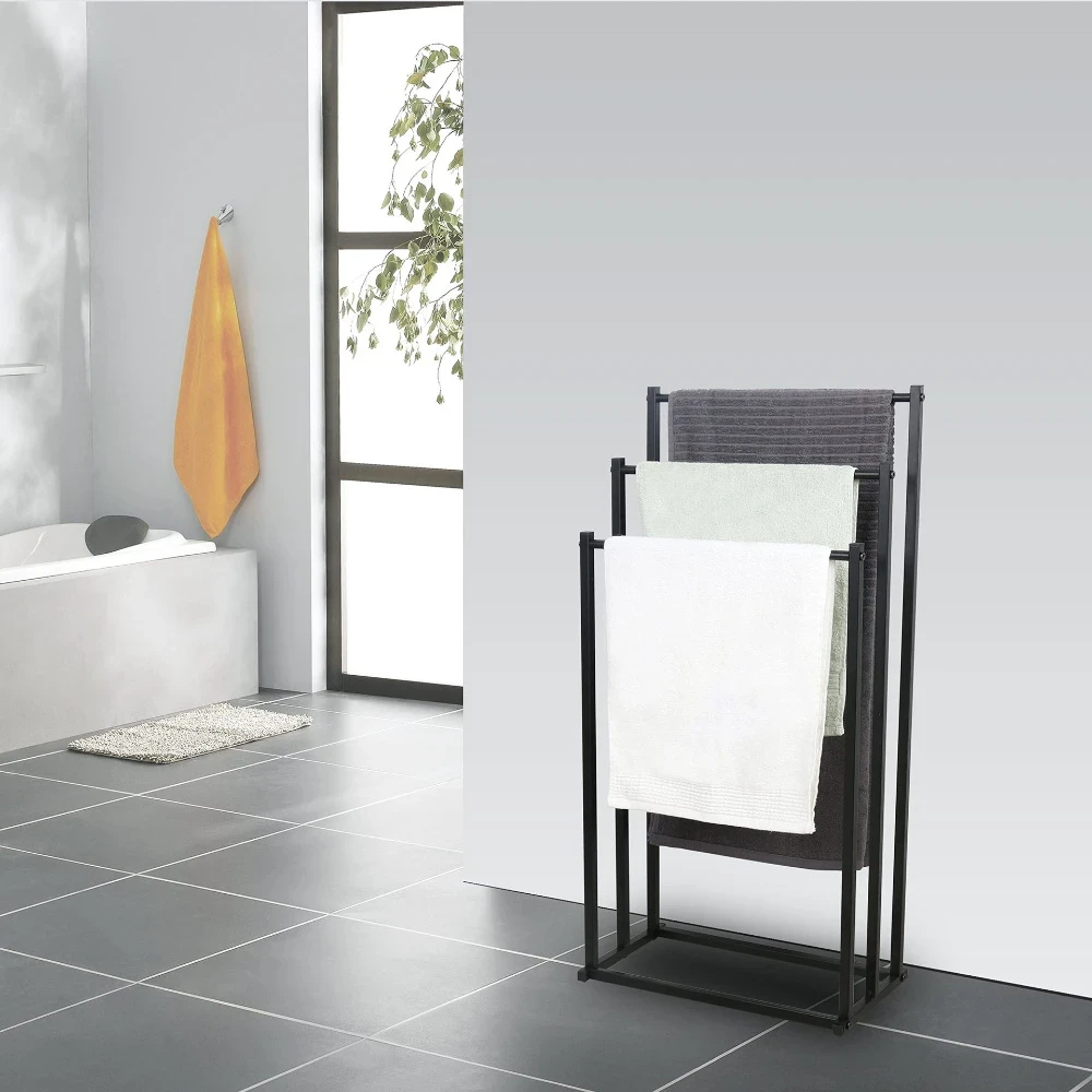 Freestanding Metal Bathtub Towel Rack