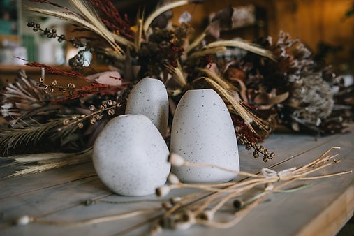Harmie pebble vase