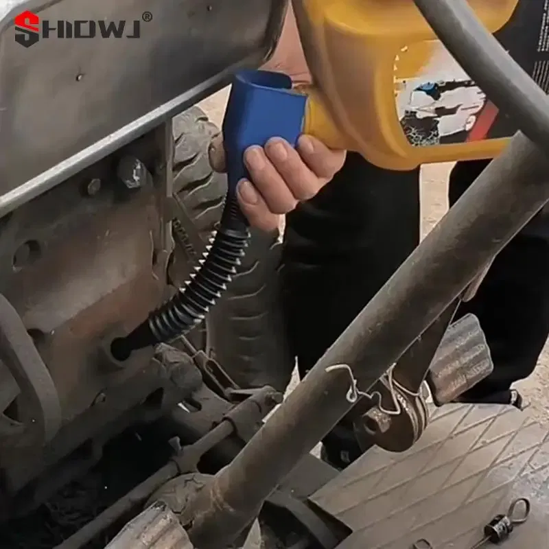 Color: WHITE - 1Pc Car Refueling Funnel Gasoline Foldable Engine Oil Funnel Plastic Funnel Car Motorcycle Refueling Tool Auto Accessories