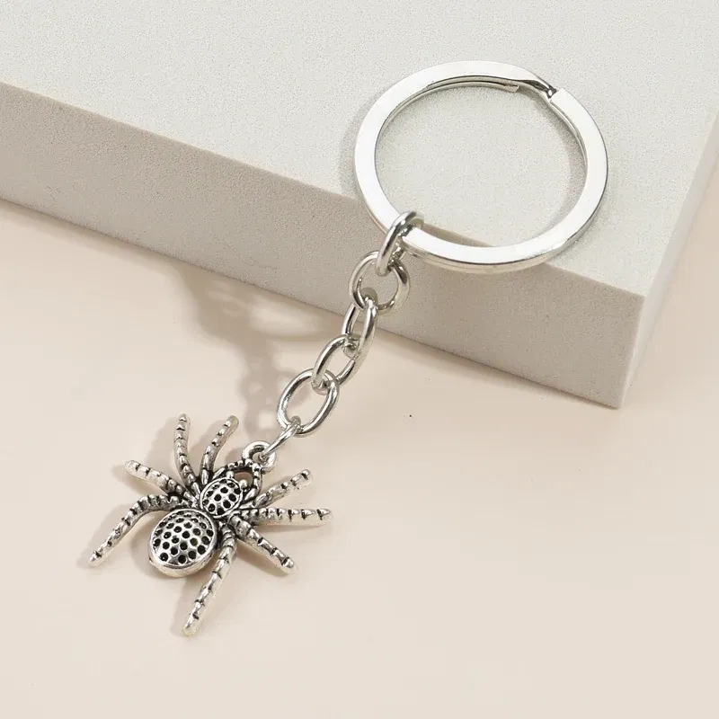 Color: green - Spider Keychain Araneid Animal Key Ring Metal Key Chains Halloween Gifts For Women Men Handbag Accessorie DIY Handmade Jewelry