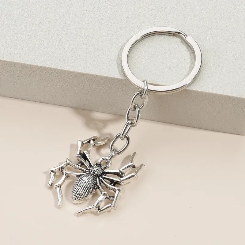Color: green - Spider Keychain Araneid Animal Key Ring Metal Key Chains Halloween Gifts For Women Men Handbag Accessorie DIY Handmade Jewelry