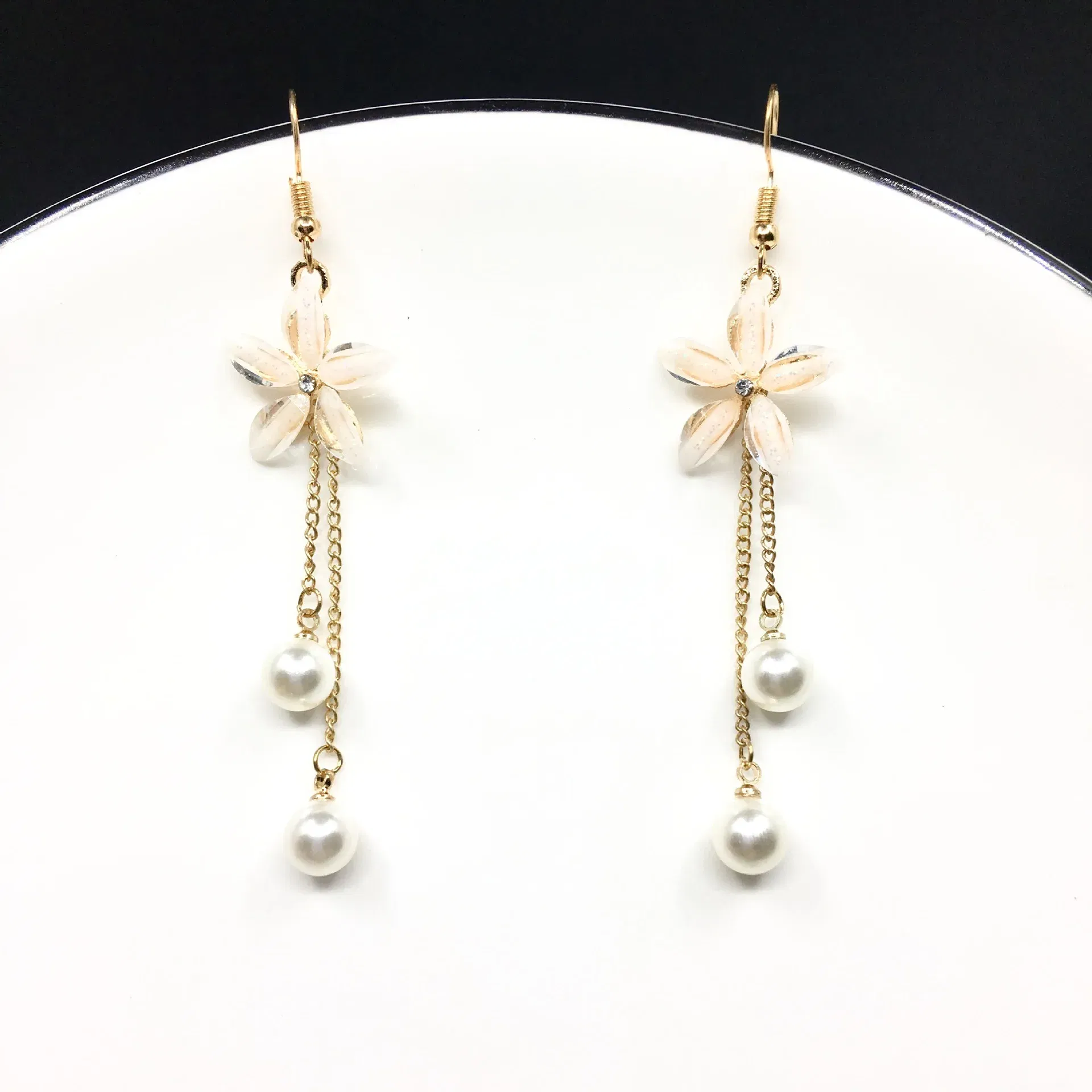 Metal Color: ROSE GOLD COLOR - Flower Earrings 2019 Punk Fashion New Earrings Lady Wild Chain Pearl Crystal Flower Earrings Gift Wholesale Ladies Earrings