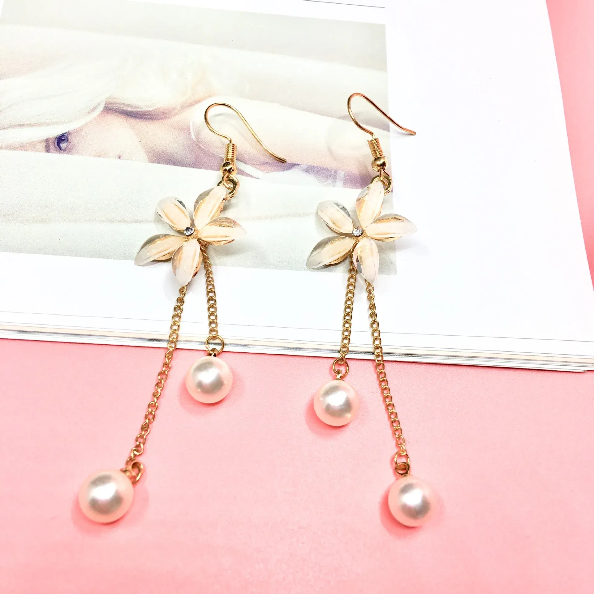 Metal Color: ROSE GOLD COLOR - Flower Earrings 2019 Punk Fashion New Earrings Lady Wild Chain Pearl Crystal Flower Earrings Gift Wholesale Ladies Earrings
