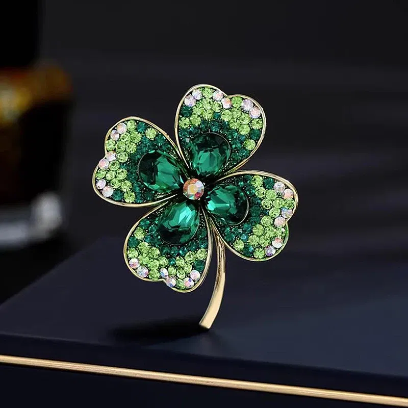Metal color: Light Yellow Gold Color - Korean Style High-End Crystal Glass Fashion Brooch Alloy Four-Leaf Clover Pin Clothing Accessories Brooch Women