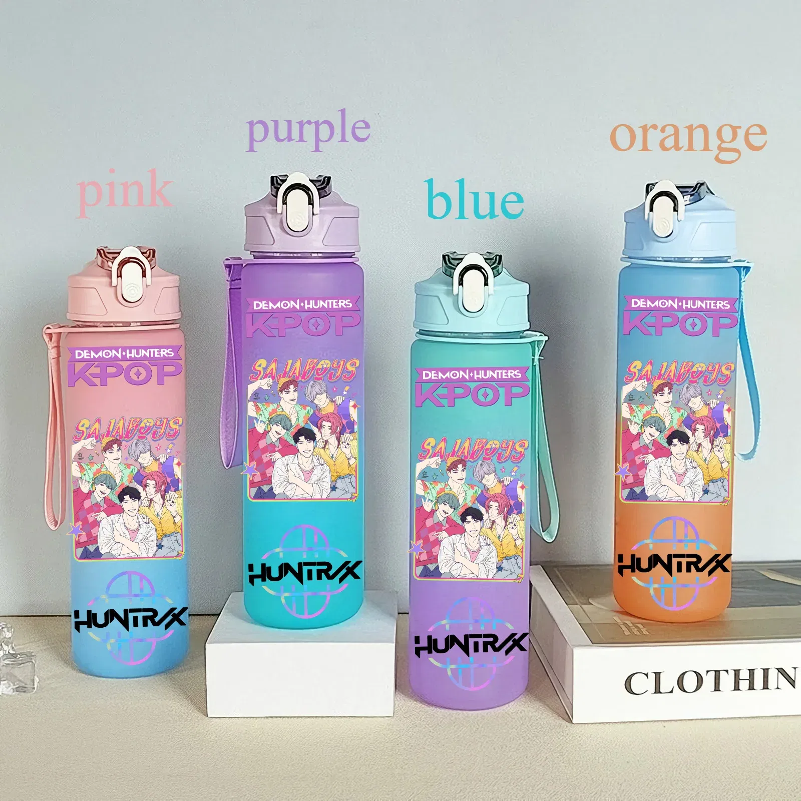 Color: light yellow, Size: 25cm - 750ML K-pop Demon Hunters HUNTR X Rumi Mira Zoey Jinu Celine Kpop Plastic Water Cup K Pop Drinking Bottle School Huntrix Gourde