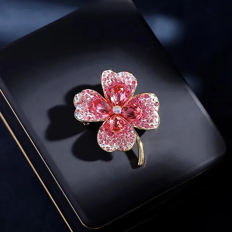 Metal color: Rhodium Plated - Korean Style High-End Crystal Glass Fashion Brooch Alloy Four-Leaf Clover Pin Clothing Accessories Brooch Women