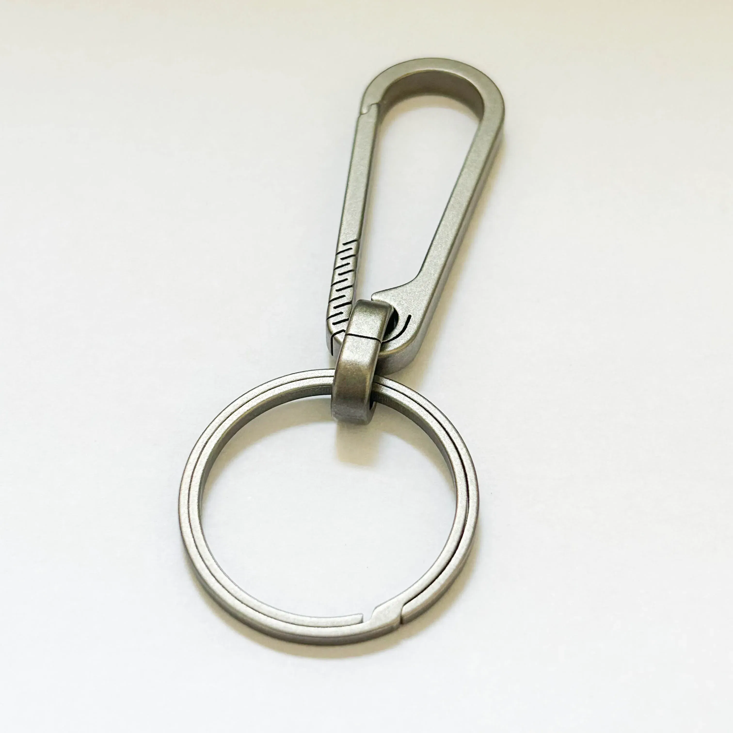 Color: GRAY - High-End Titanium Keychain Men Car Key Chain Key Ring Ultra Lightweight EDC Carabiner Key Holder Outdoor Hiking Buckle Tool Gift