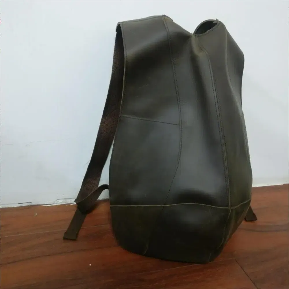 Color: GRAY, Size: 15 inches, Ships From: CHINA - 2108 Man Woman Backpack Genuine Leather Shoulder Anti-theft Back Zipper Ipad Phone Pocket Pouch Business Travel Mochila Gifts