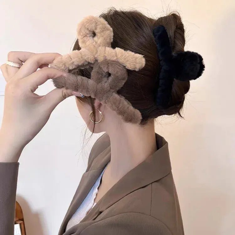 Color: plum - Advanced Sense Card Hair Clip Korea Autumn and Winter Hair Clip Sweet and Gentle Wind Back Hair Grab Plush Shark Clip