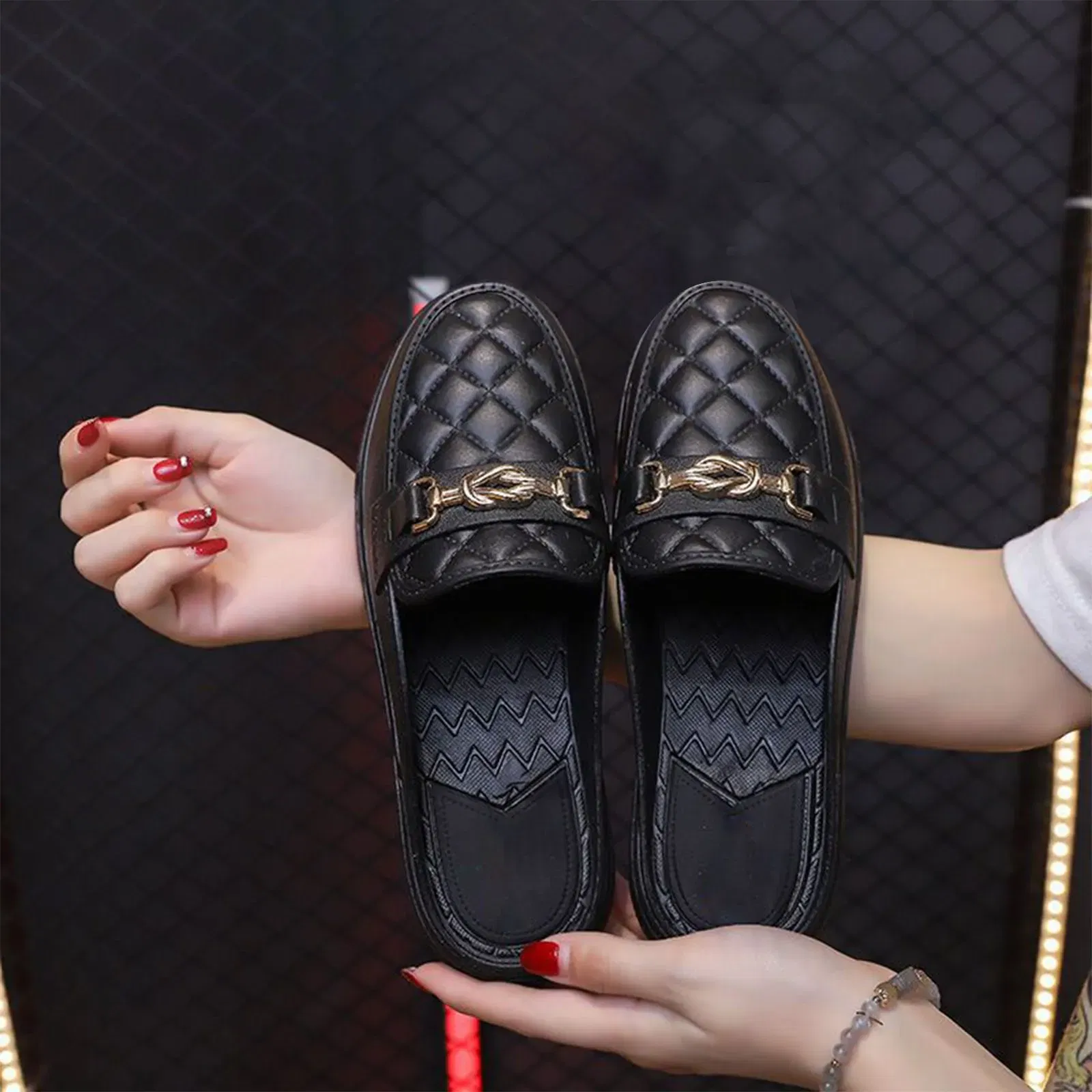 Color: black, Shoe Size: 39 - Summer New Style Women's Soft Bottom Anti-slip Versatile Outer Wear Beach Flat Bottom Lazy Person One Step Casual Half Slippers