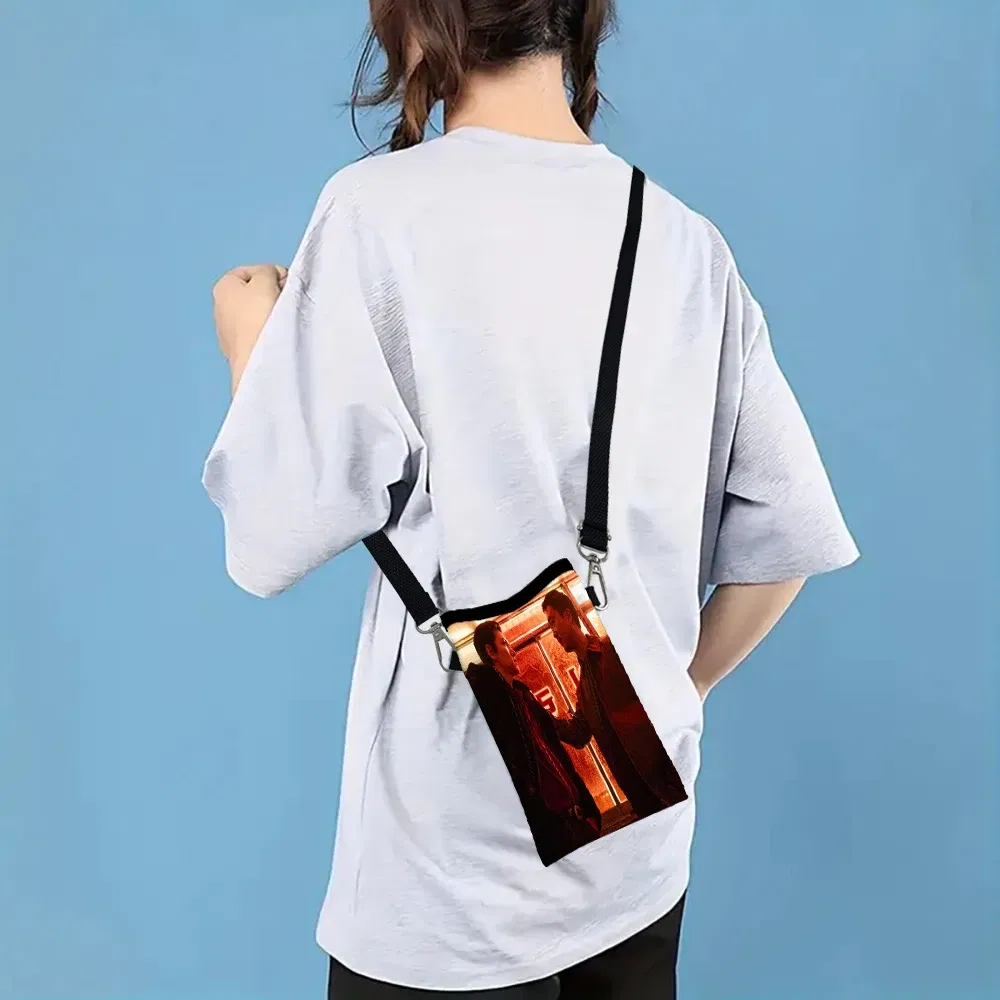 Color: Burgundy, Size: Extra Large - Ji Chang Wook Phone Bag Adjustable and Detachable Strap Designed for Women Crossbody Convertible ShoulderBag3.3