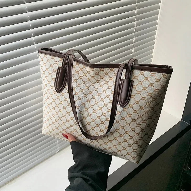 Color: Beige - Fashion Women's Tote Bag Large Capacity Textile Printed Shoulder Bag,Lightweight&Durable with Smooth Zipper for Travel/Daily Use